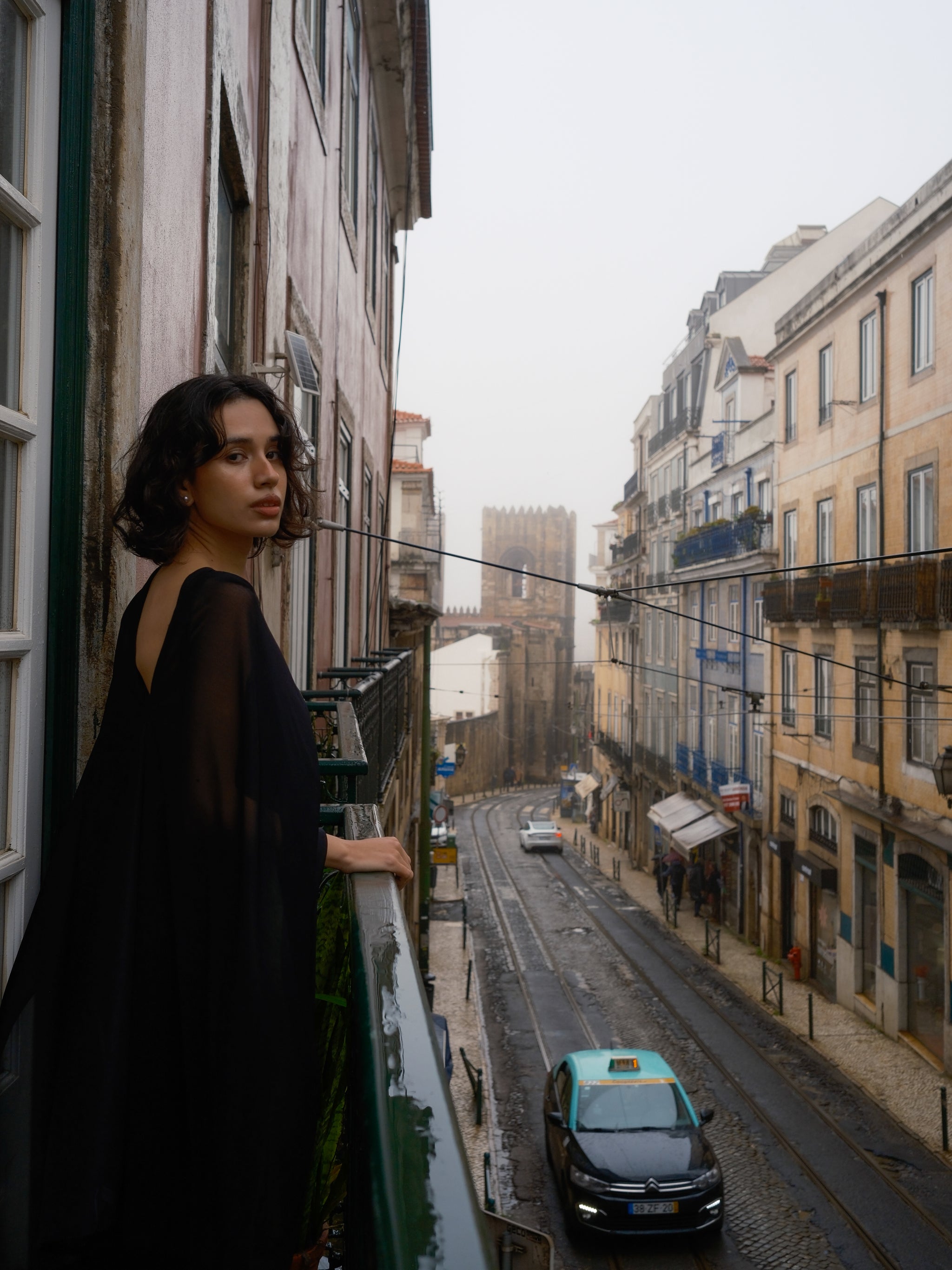 DRESS OVER CAPE - midnight black – SISANDI