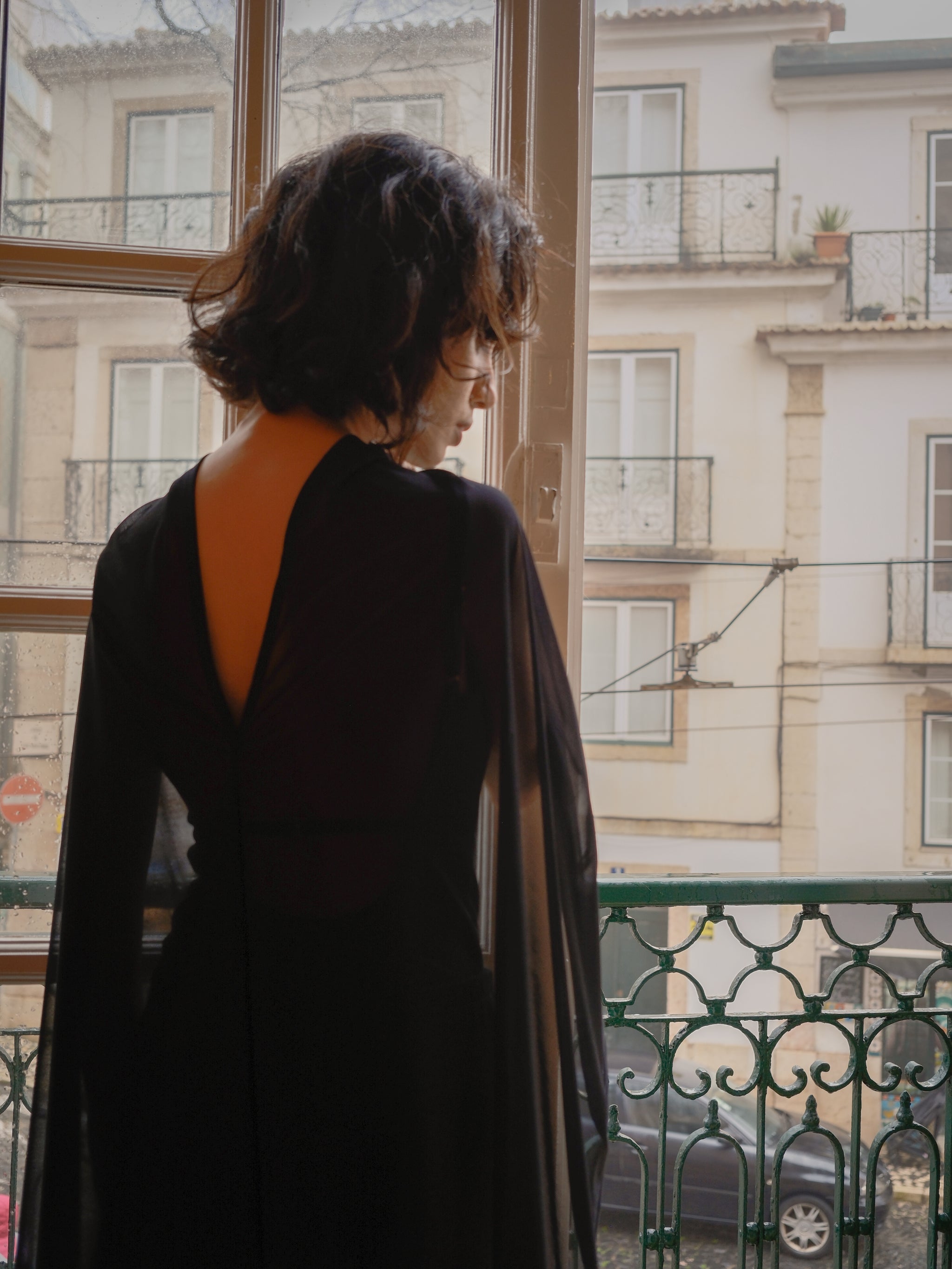 DRESS OVER CAPE - midnight black – SISANDI