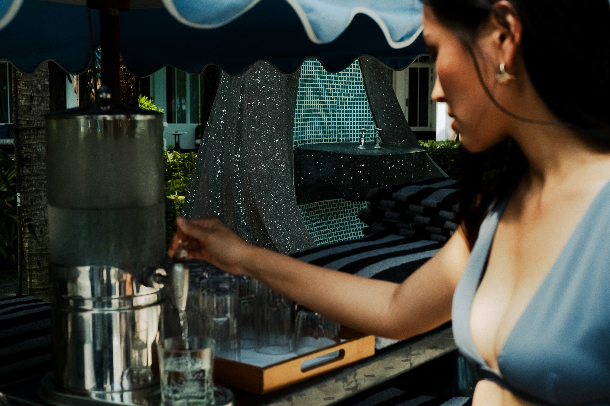 V LINE - rain shower – SISANDI